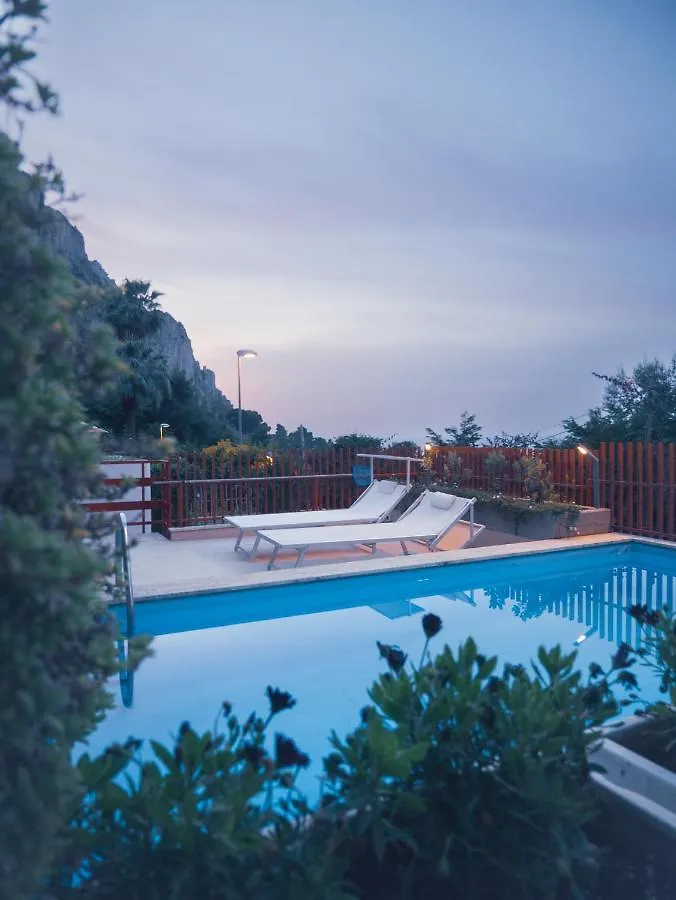 Sea Apartment & Pool 2 Palermo 0*,  Włochy
